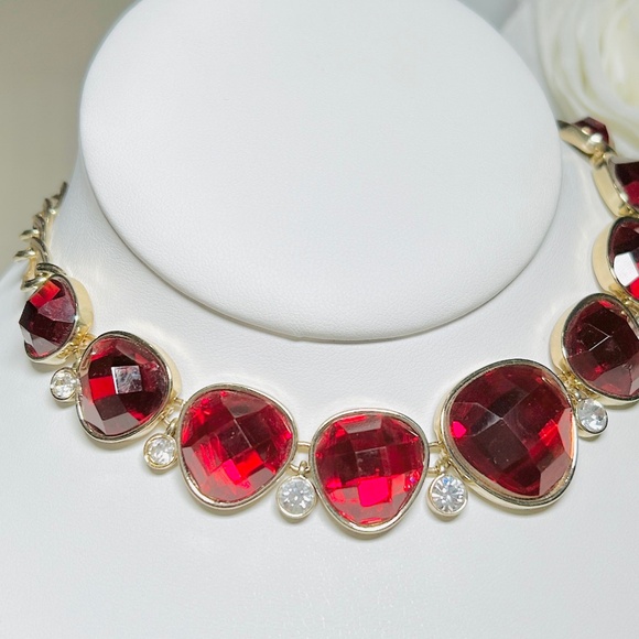 Glamorous Deep Red Colored Faceted Cabochon and Crystal Fashion Necklace - Picture 6 of 14